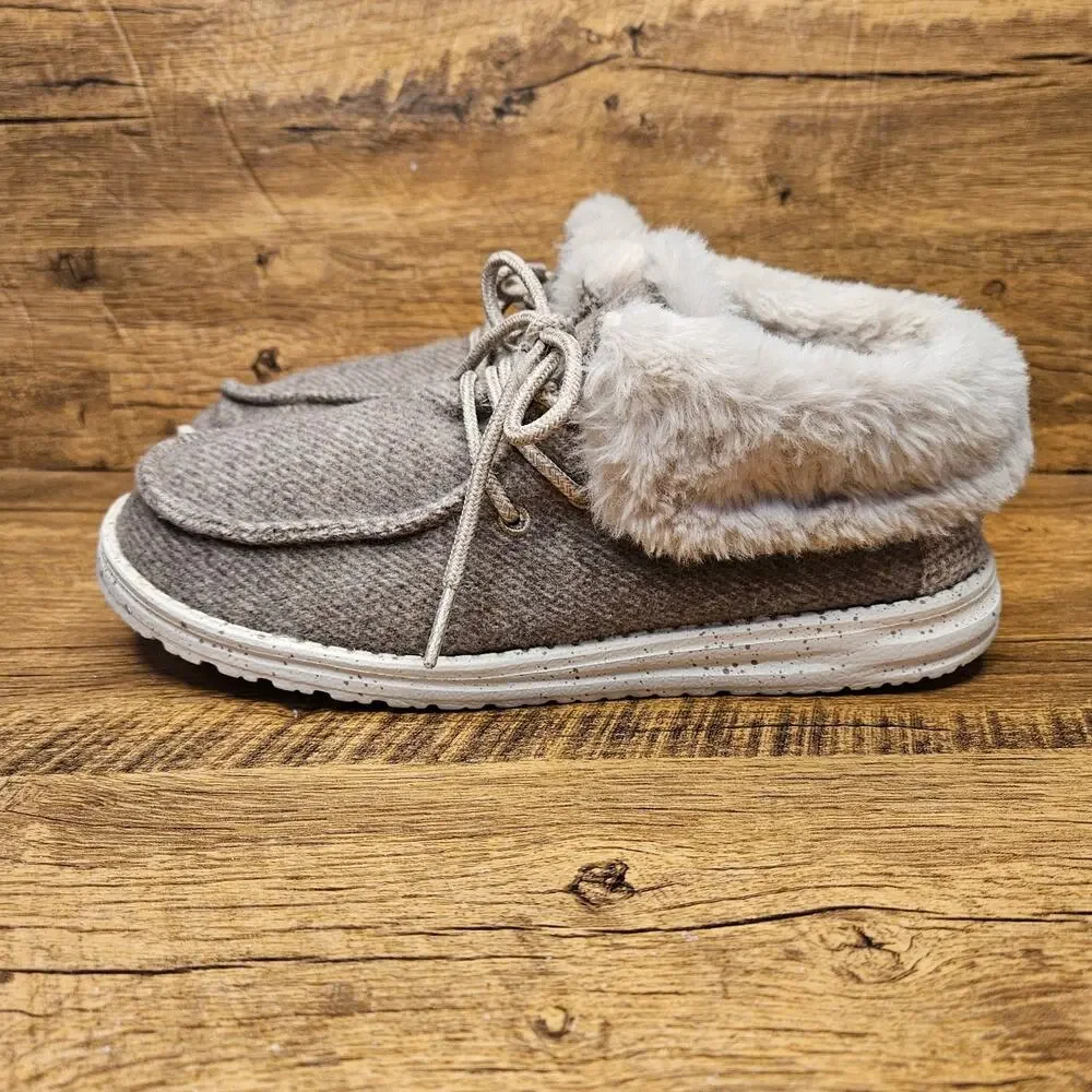 Hey Dude Wendy Fold Tan Faux Fur lined slip on lightweight shoe sz 7 womens